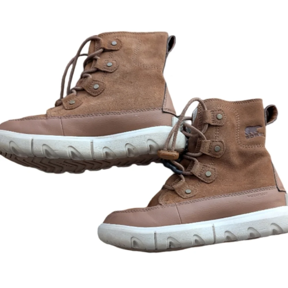 SOREL Waterproof Boots  Youth 2 (fits Women's 4)